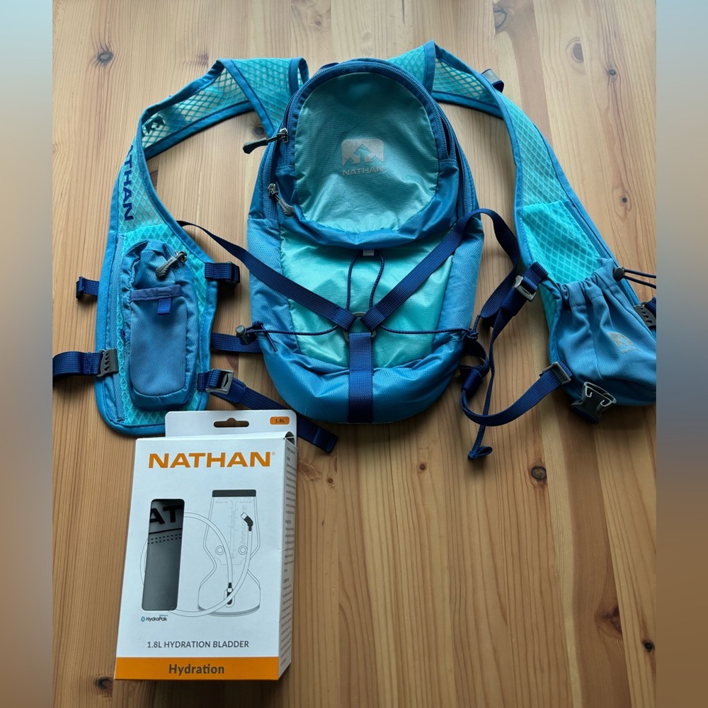 Nathan hydration running vest pack bag